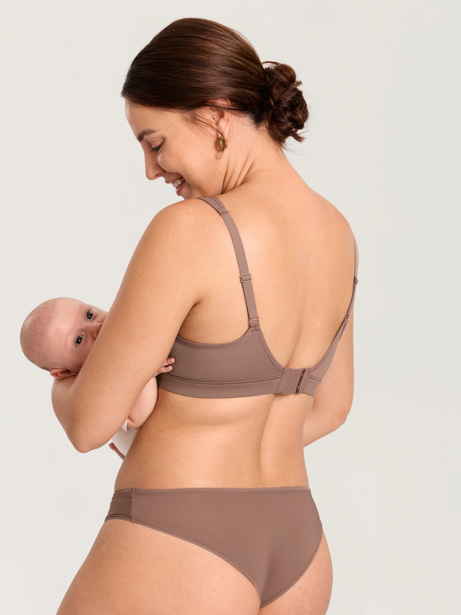 Natrelax® Velcro All-in-One Nursing & Pumping Bra - Image 17
